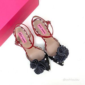 betsey johnson neena pump